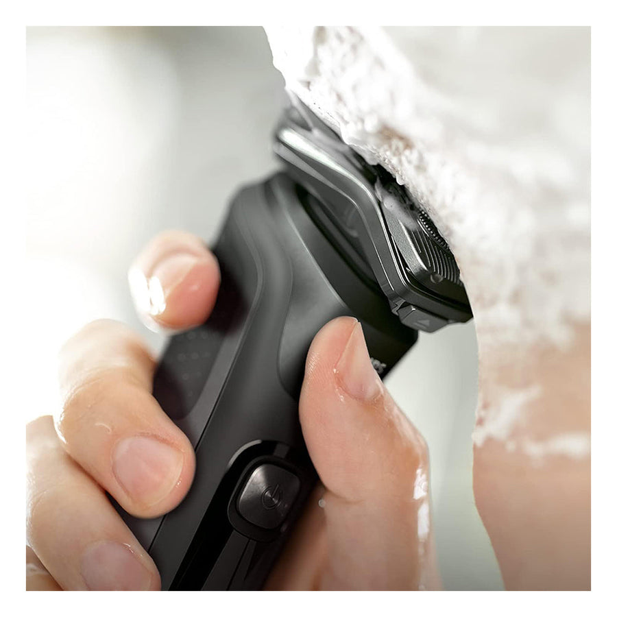 PHILIPS Shaver Series 5000 with Advanced SkinIQ